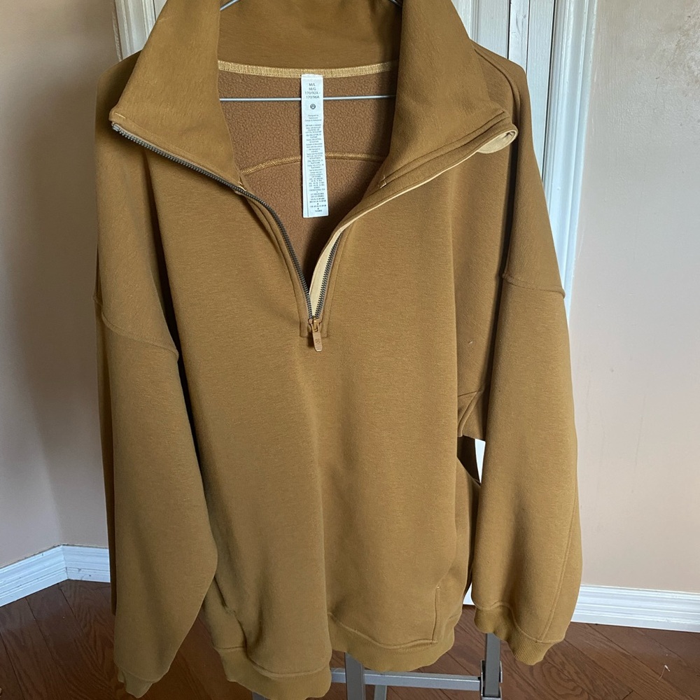 LULULEMON SWEATSHIRT
